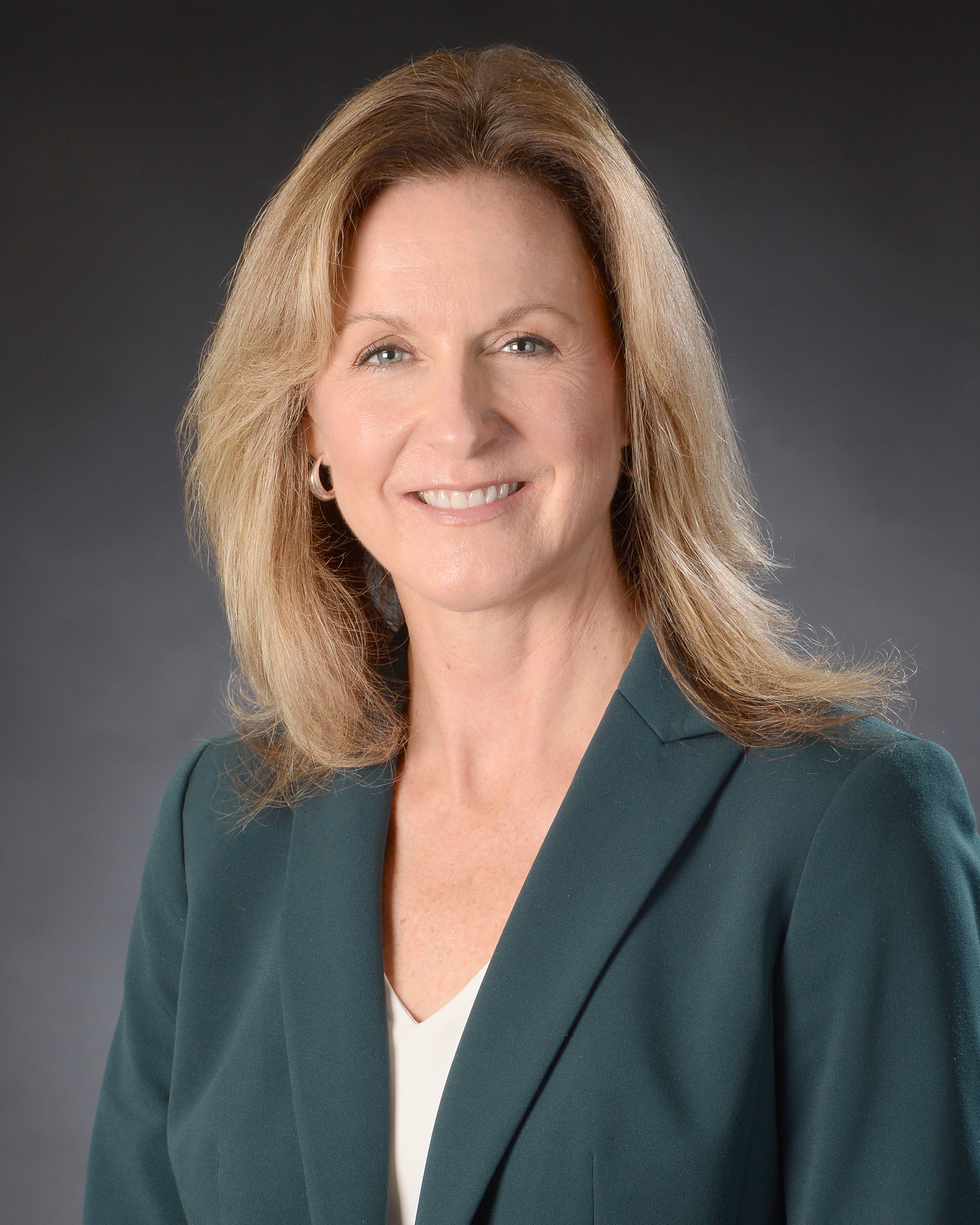 Susanne Rogan's headshot